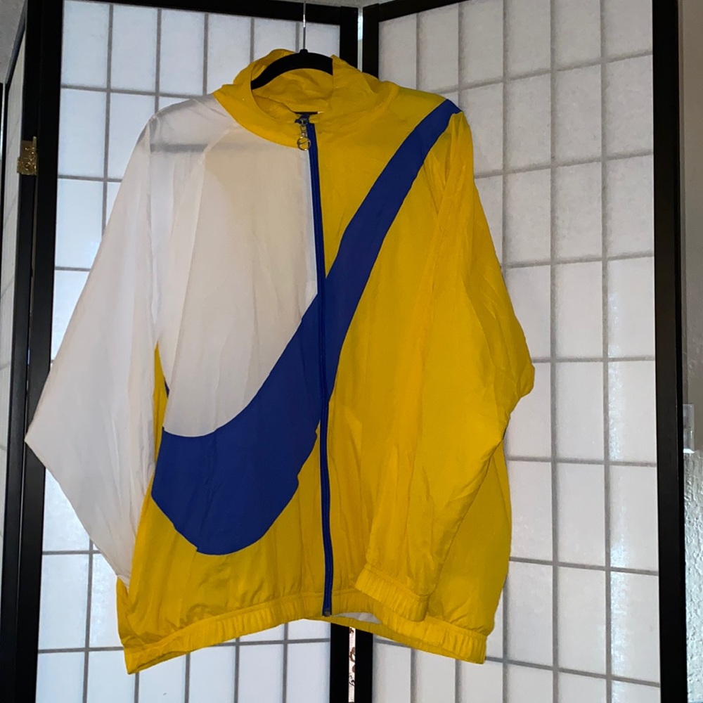 Nike Men's medium lightweight windbreaker